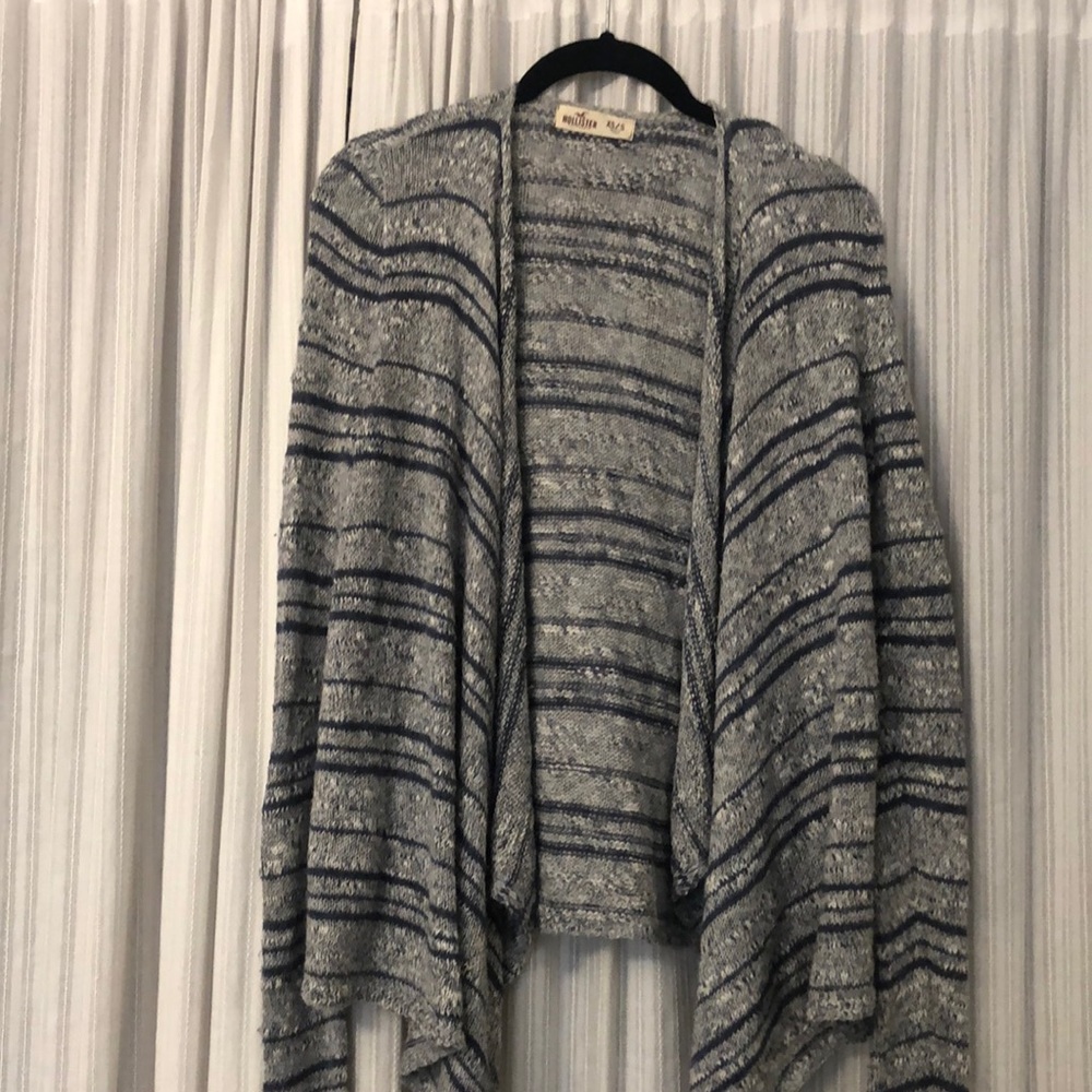 Hollister cardigan XS